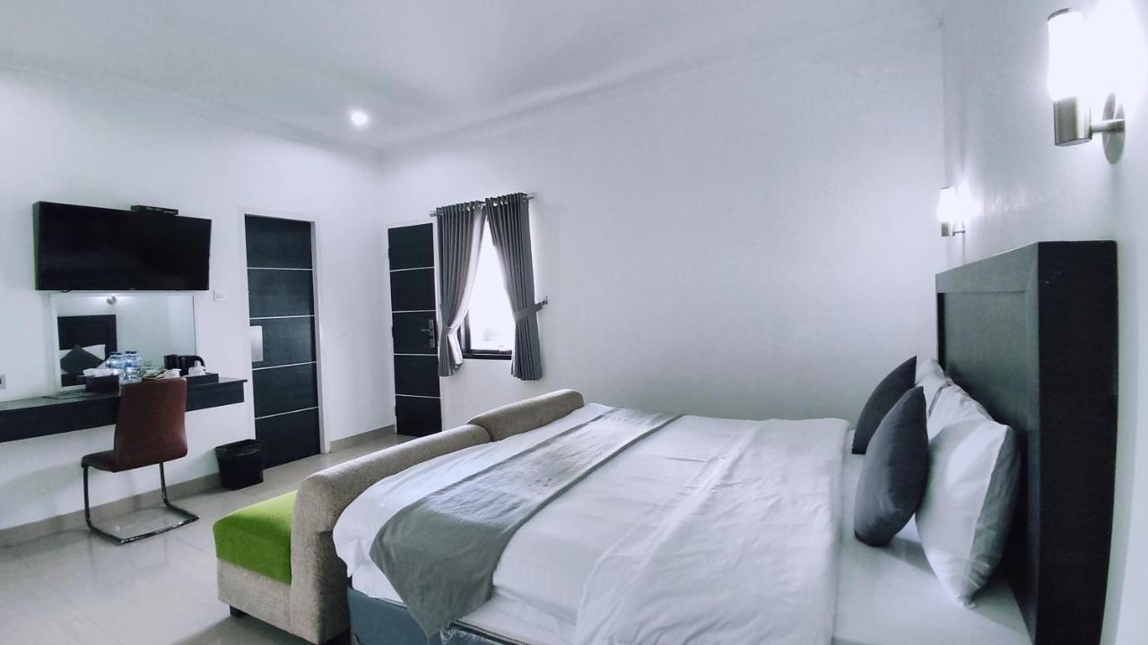 ชารากา เรสซิเดนซ์ ดิเยง Hotel Banjarnegara ภายนอก รูปภาพ